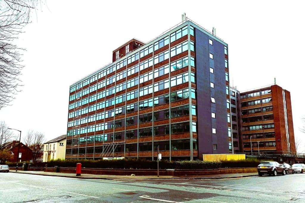 Old Trafford: Self-Serviced One Bedroom Apartment Manchester Exterior photo