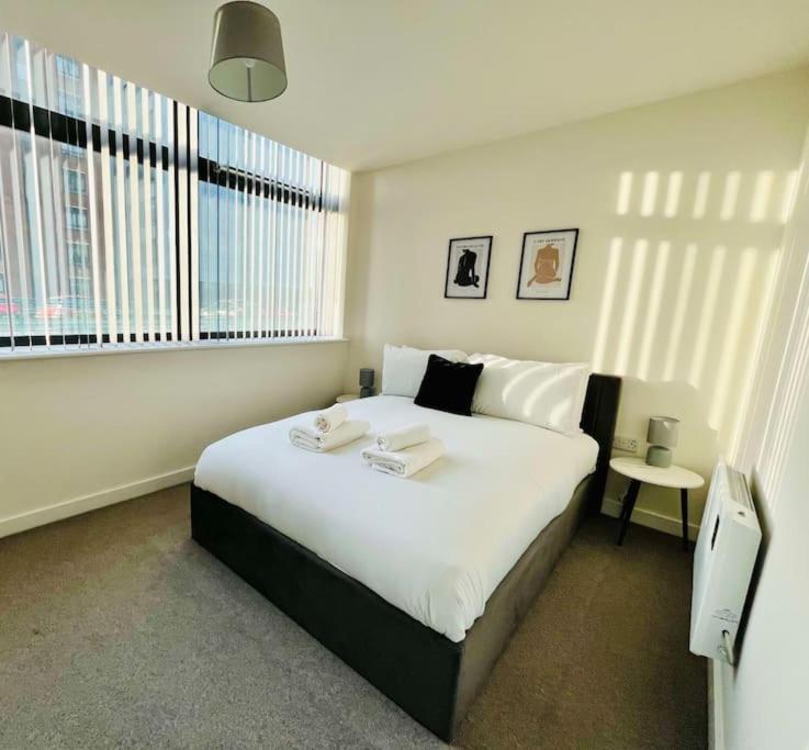 Old Trafford: Self-Serviced One Bedroom Apartment Manchester Exterior photo